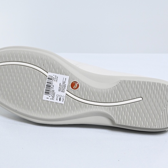 Clarks Leather Loafers NWT - Picture 5 of 5